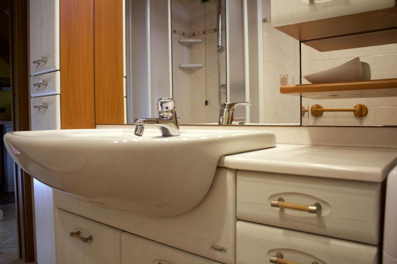 ديرفيو La Casa Sul Sasso In Town Serviced Accommodations المظهر الخارجي الصورة