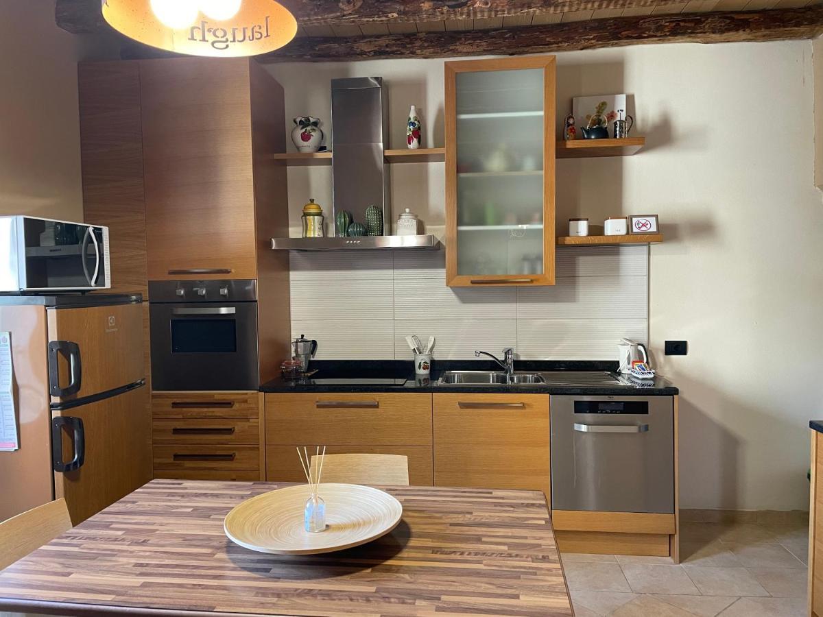 ديرفيو La Casa Sul Sasso In Town Serviced Accommodations المظهر الخارجي الصورة